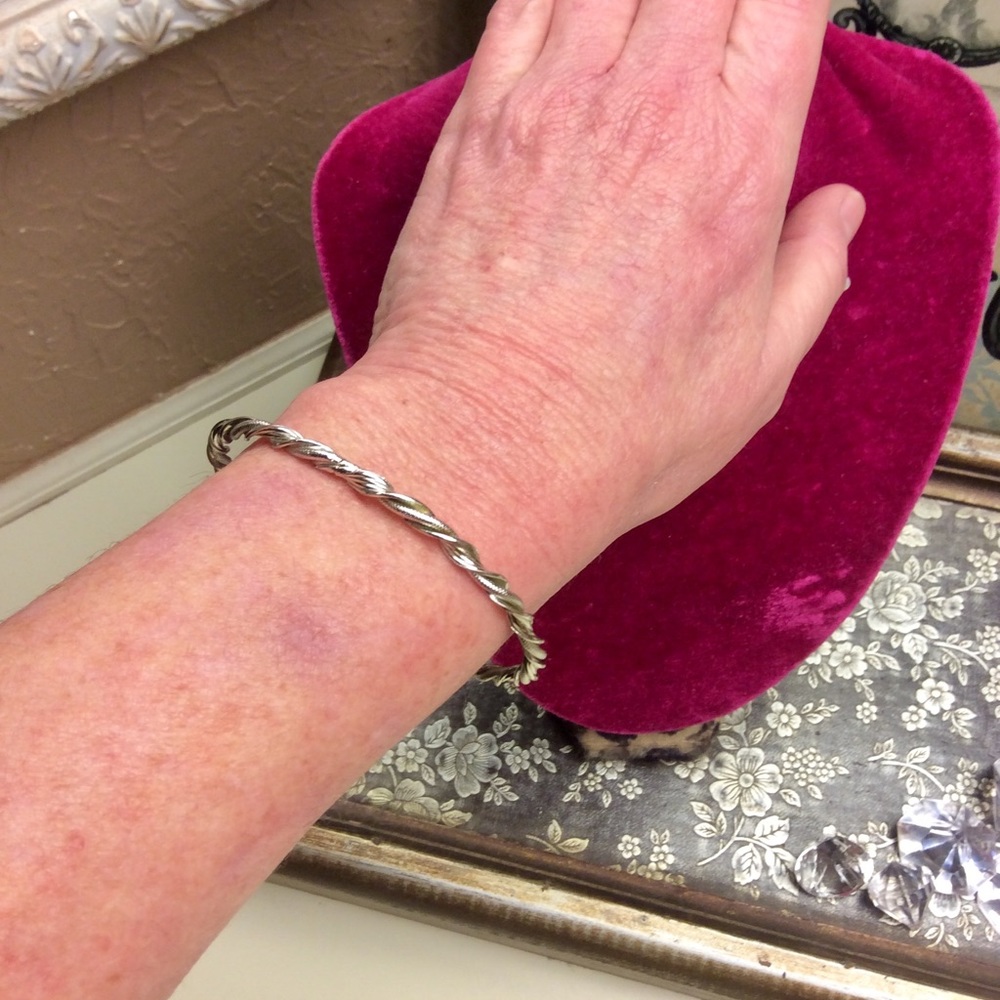 Silver bangle - Picture 3 of 3